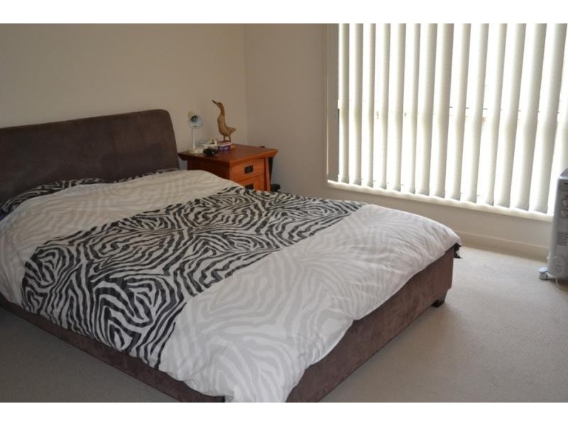 12 Chesterton Street PACIFIC PINES 4211, Pacific Pines QLD 4211