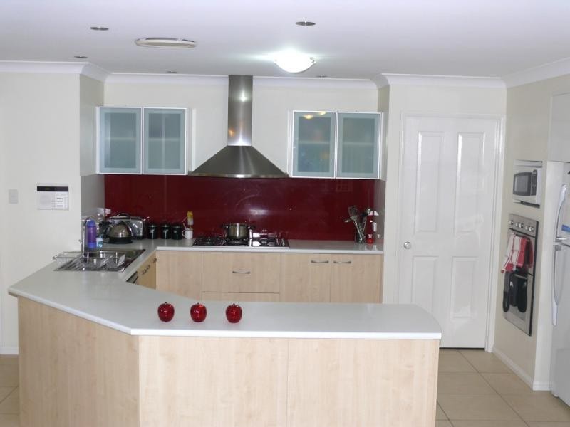 18 Beerwah  Street PACIFIC PINES 4211, Pacific Pines QLD 4211