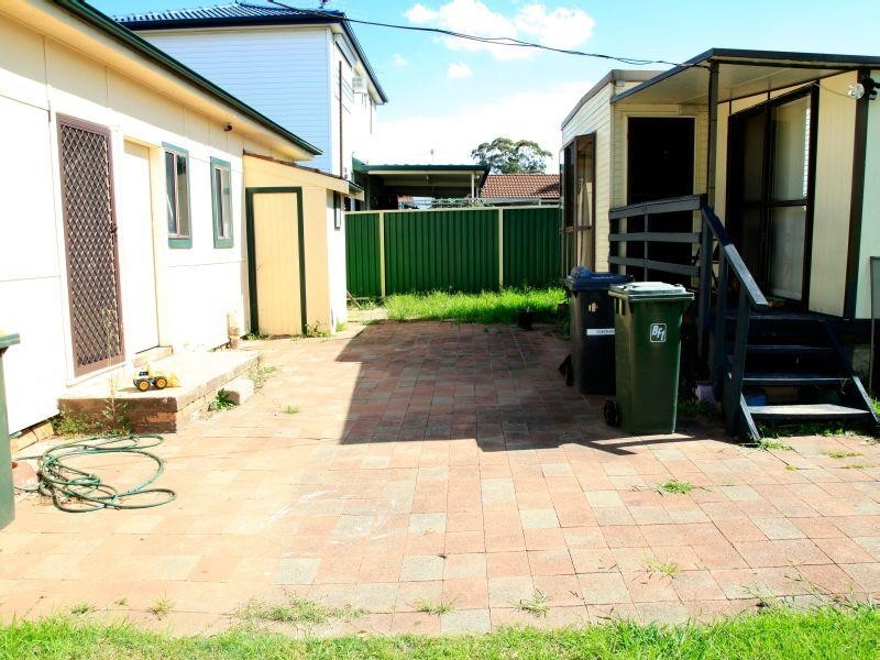 1 Macquarie  Avenue, Leumeah NSW 2560