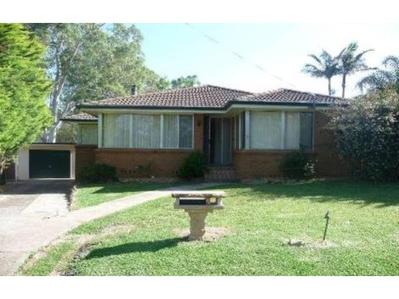 3 Clyde Place, Campbelltown NSW 2560