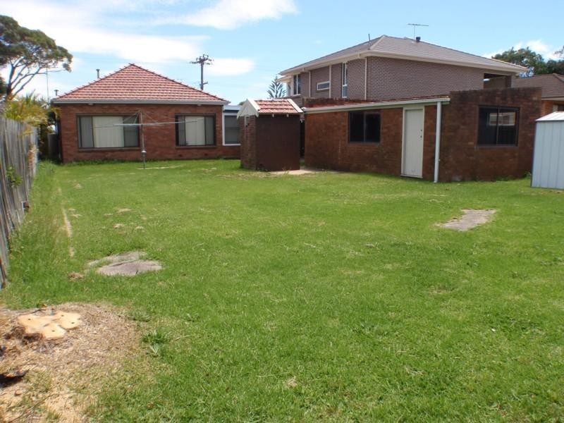 18 Birdwood Street, Sylvania NSW 2224