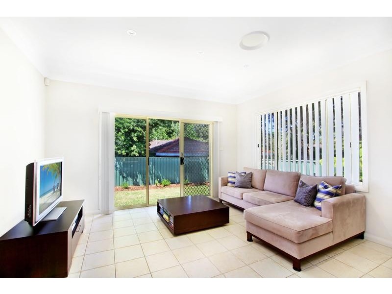 5B  Best Crescent KIRRAWEE 2232, Kirrawee NSW 2232
