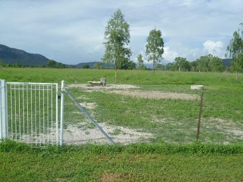 7 Taranna Road, Reid River QLD 4816