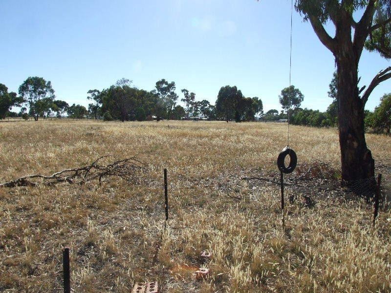 100 Fairview  Drive CLUNES 3370, Clunes VIC 3370