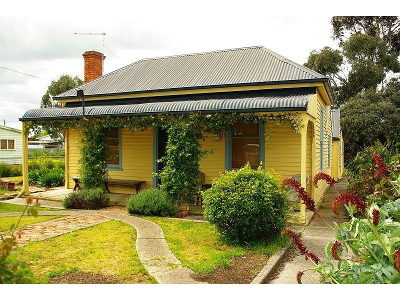 45 Thornton  Street CLUNES 3370, Clunes VIC 3370