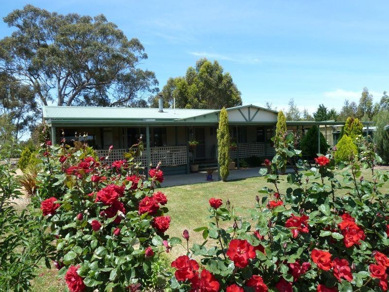 25 Fairview  Drive CLUNES 3370, Clunes VIC 3370