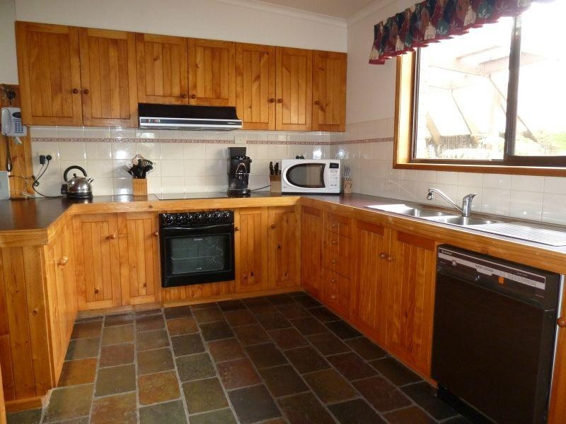 18 Angus Street, Clunes VIC 3370