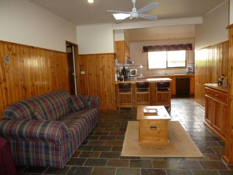 18 Angus Street, Clunes VIC 3370