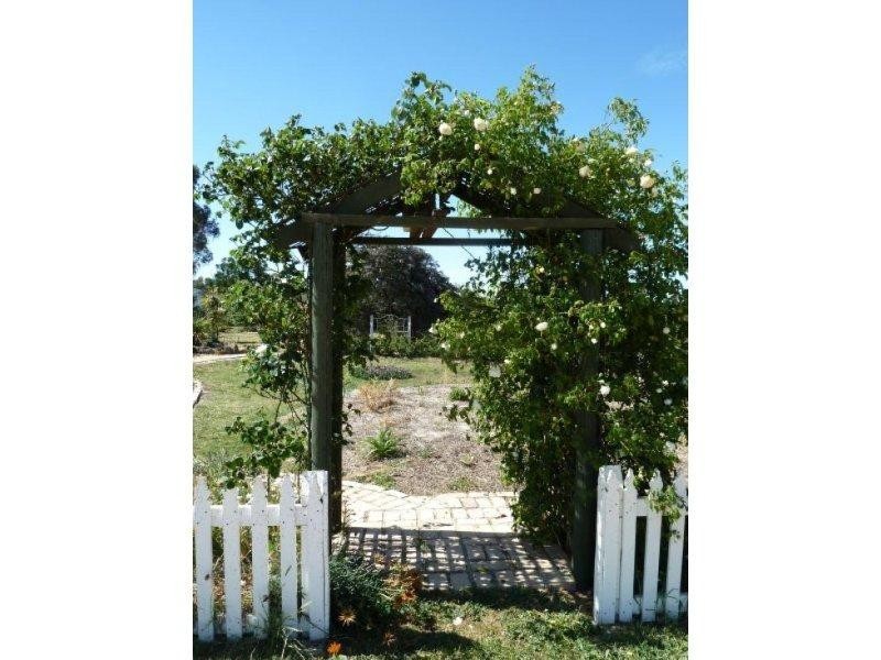 981 Bet Bet Creek Road, Bet Bet VIC 3472