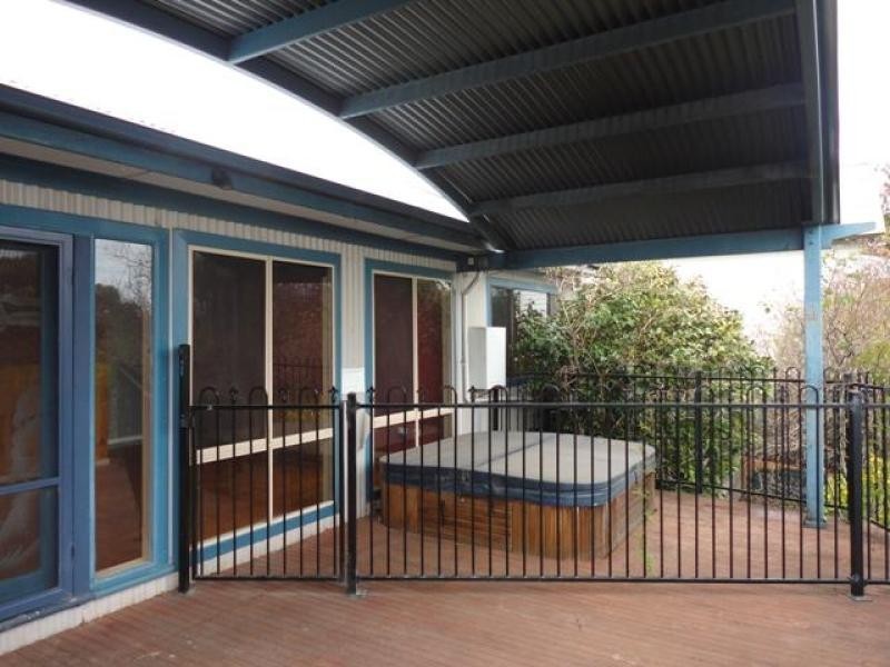 21 Hepburn  Road, Daylesford VIC 3460