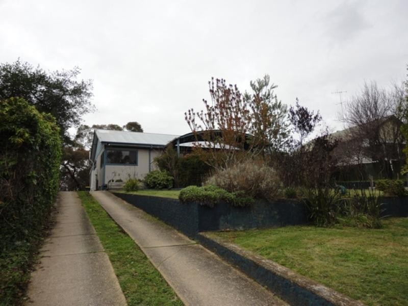 21 Hepburn  Road, Daylesford VIC 3460