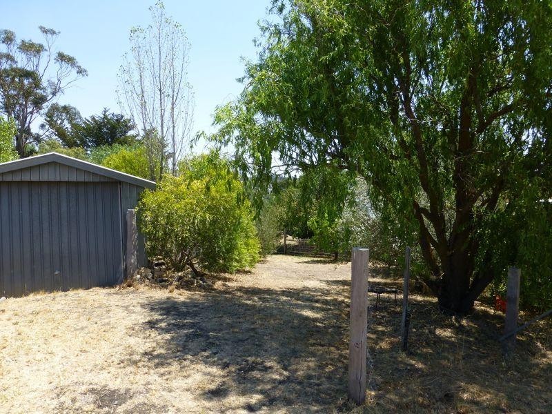 30 Leslie Street, Clunes VIC 3370