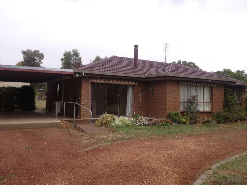 14 Camp Parade, Clunes VIC 3370