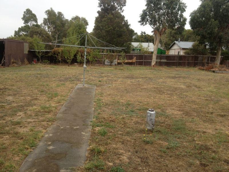 14 Camp Parade, Clunes VIC 3370