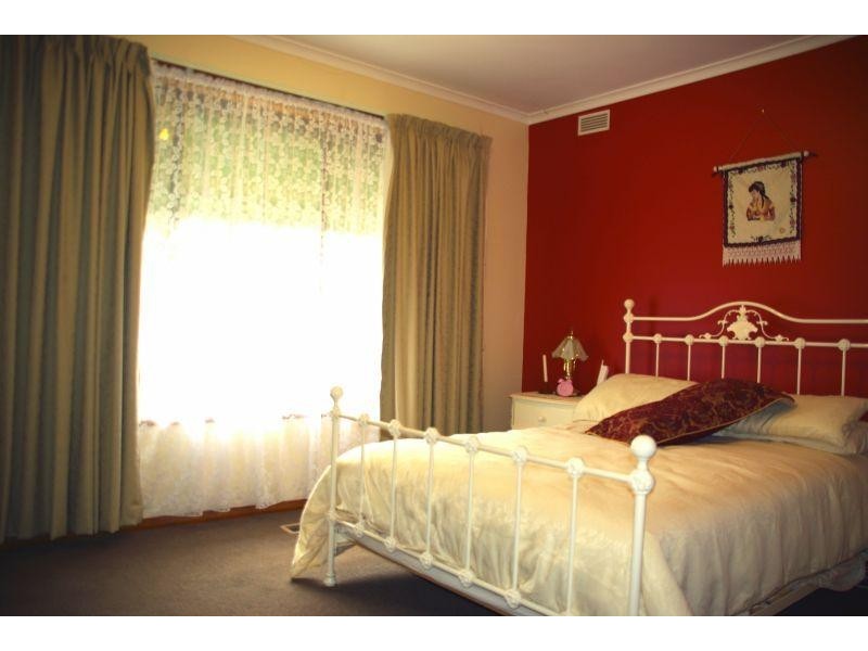 19 Hyde Park Road, Creswick VIC 3363