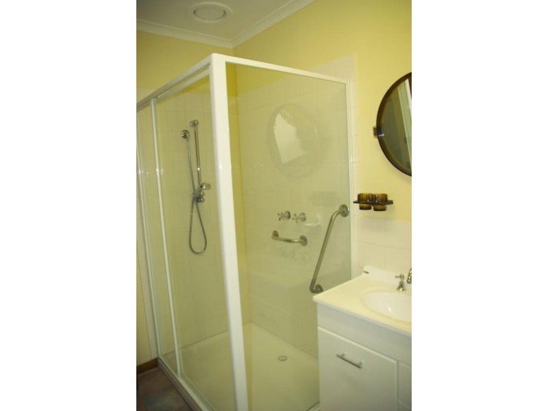 19 Hyde Park Road, Creswick VIC 3363