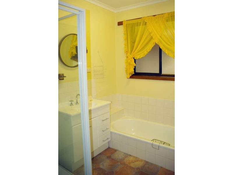 19 Hyde Park Road, Creswick VIC 3363