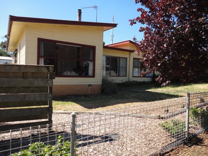 13 William  Street, Creswick VIC 3363