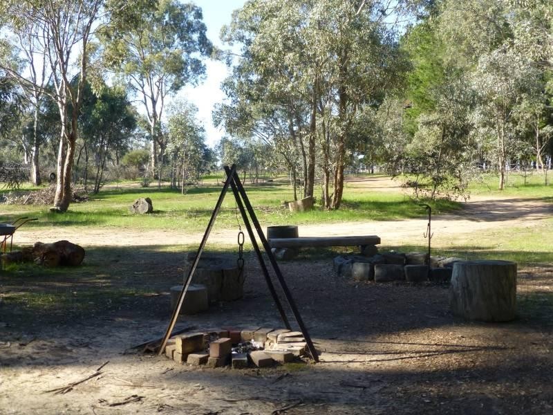 15 Cemetery Road, Clunes VIC 3370