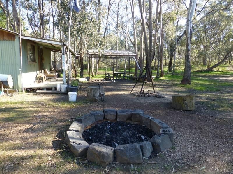 15 Cemetery Road, Clunes VIC 3370