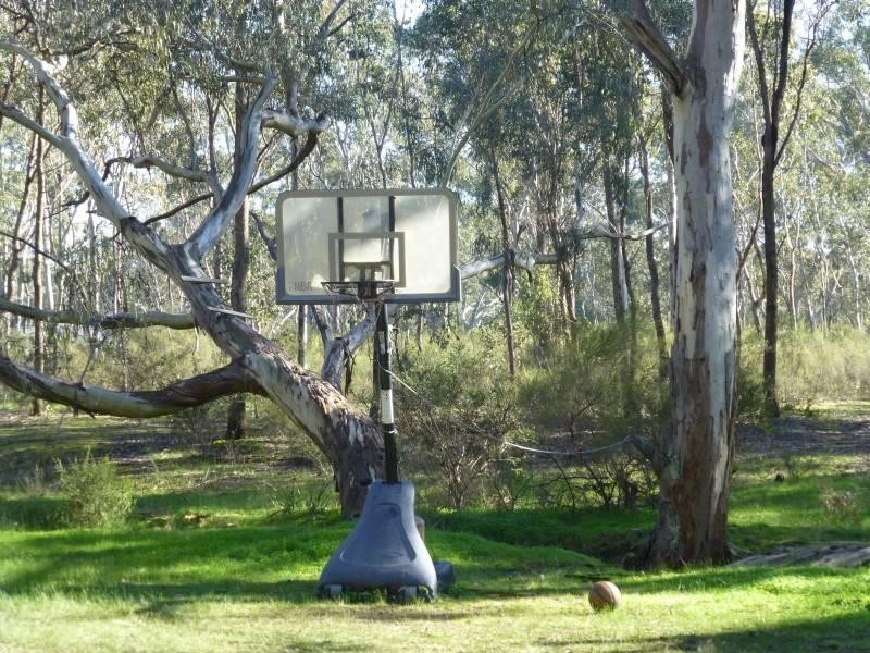 15 Cemetery Road, Clunes VIC 3370