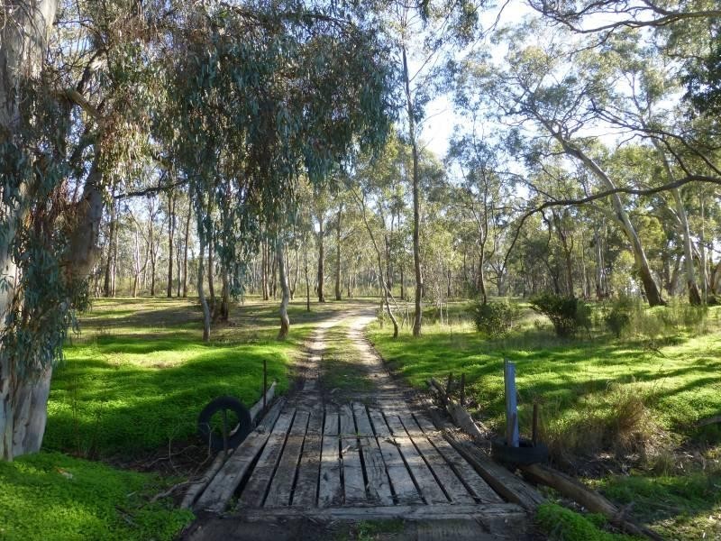 15 Cemetery Road, Clunes VIC 3370