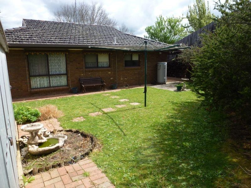 Unit 4, 2 Bridge  Street, Creswick VIC 3363