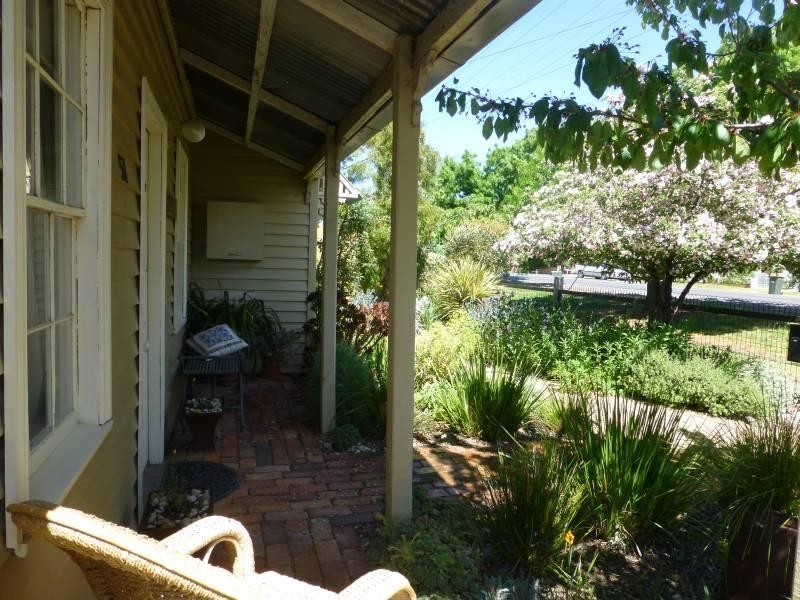 51 Service Street, Clunes VIC 3370