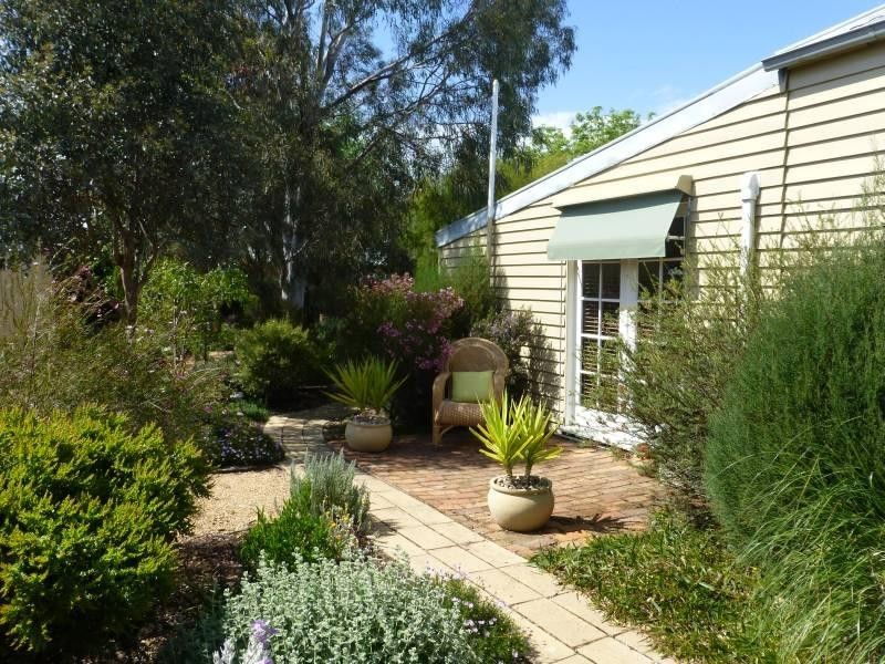 51 Service Street, Clunes VIC 3370