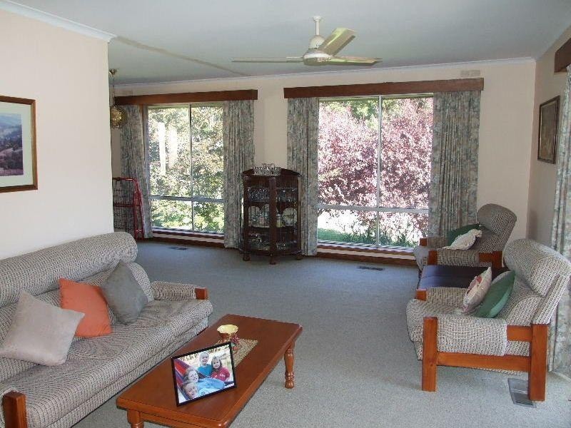 25 Angus Street, Clunes VIC 3370