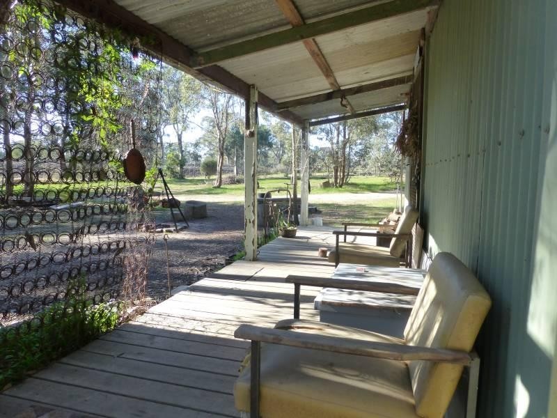 15 Cemetery Road, Clunes VIC 3370