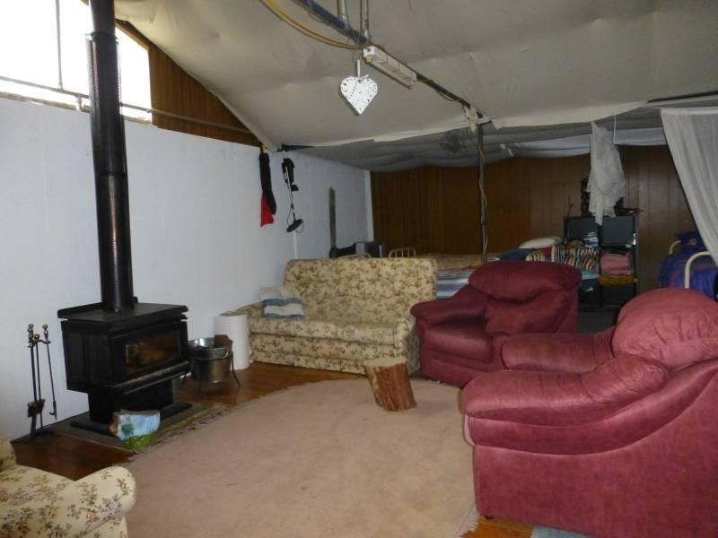 15 Cemetery Road, Clunes VIC 3370