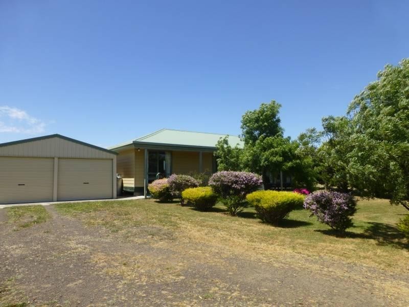 17 West Street, Clunes VIC 3370