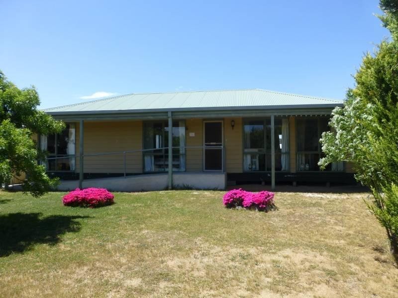 17 West Street, Clunes VIC 3370