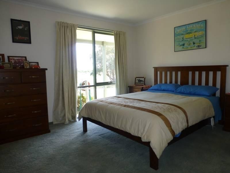 17 West Street, Clunes VIC 3370