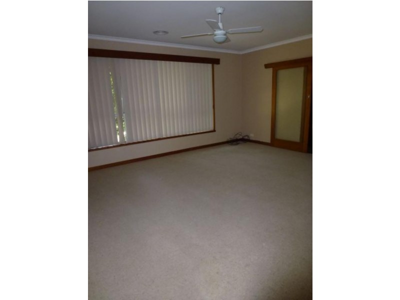 21 Semmens Avenue, Creswick VIC 3363