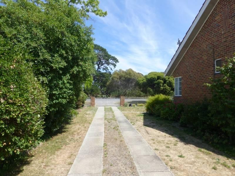 61 Service Street, Clunes VIC 3370