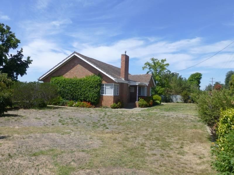 61 Service Street, Clunes VIC 3370