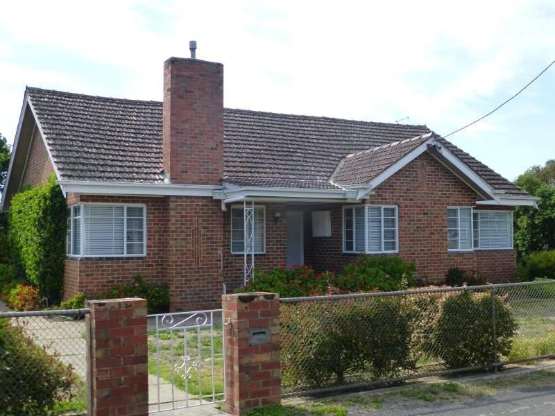 61 Service Street, Clunes VIC 3370