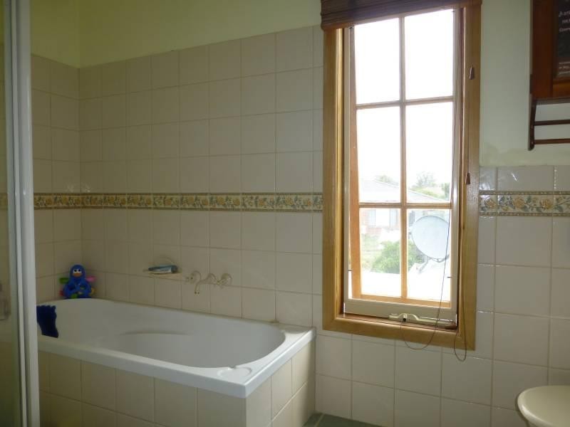 20 Camp Parade, Clunes VIC 3370