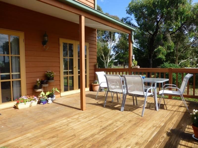 20 Camp Parade, Clunes VIC 3370