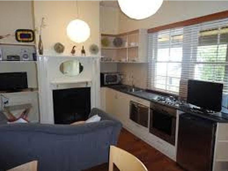 3/2 Mineral Springs Crescent, Hepburn Springs VIC 3461