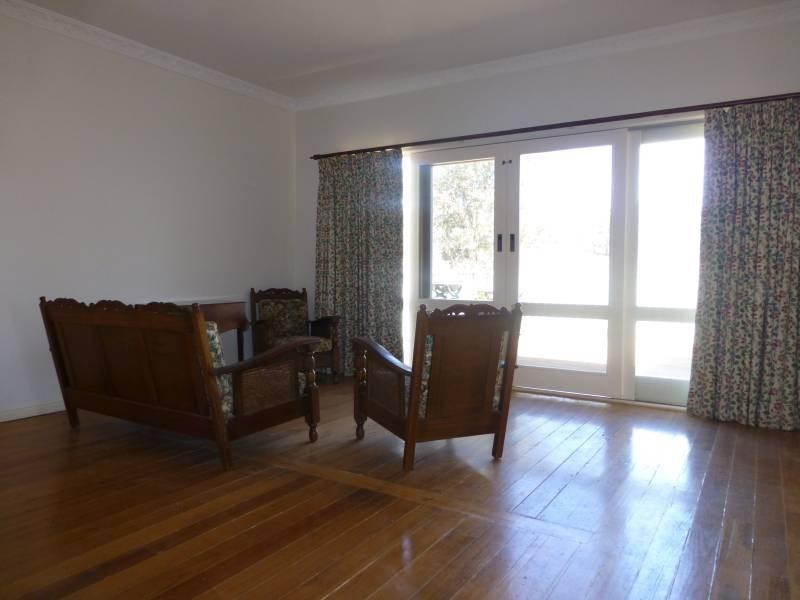 11 Leslie Street, Clunes VIC 3370