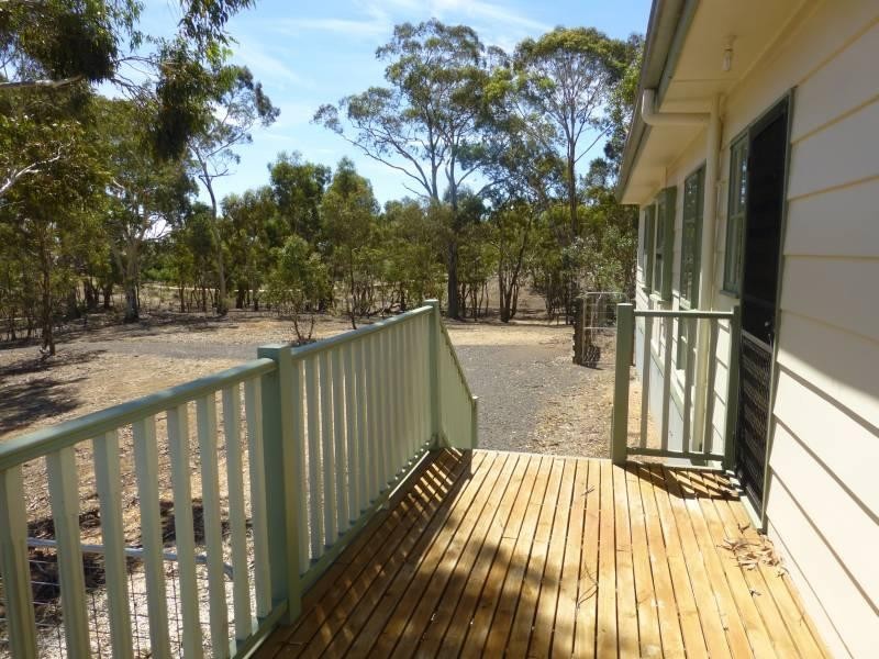 11 Leslie Street, Clunes VIC 3370