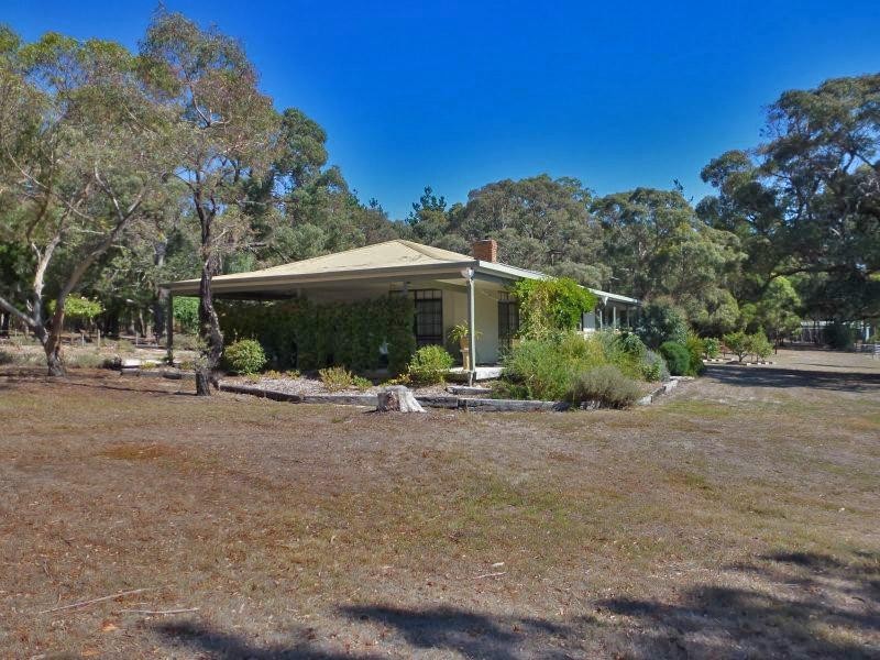 62 Pollards Lane, Creswick VIC 3363