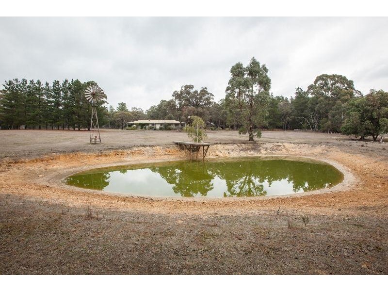 62 Pollards Lane, Creswick VIC 3363