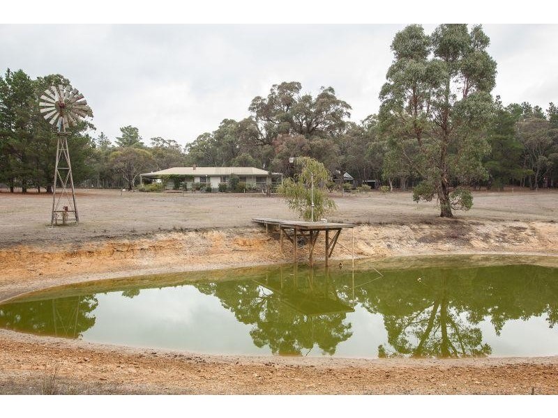 62 Pollards Lane, Creswick VIC 3363
