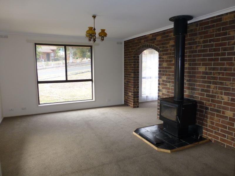 4 Camp Street, Clunes VIC 3370