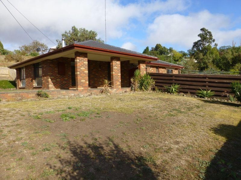 4 Camp Street, Clunes VIC 3370