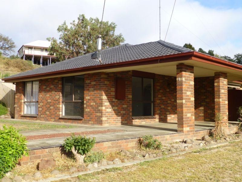 4 Camp Street, Clunes VIC 3370